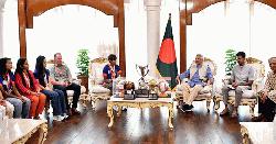 ড. ইউনূসের কাছে যেসব দাবি তুলে ধরেছেন সাবিনারা