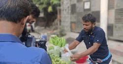 শোবিজ অঙ্গনে নেই কাজ, সংসার চালাতে সবজি বিক্রি করছেন রিপন