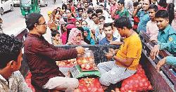 বাতিল হচ্ছে হাতে লেখা কার্ড, স্মার্ট কার্ডেই মিলবে টিসিবির পণ্য