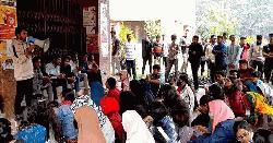 ৪৮ ঘন্টার আল্টিমেটাম শেষে জাবির রেজিস্ট্রার ভবনে তালা