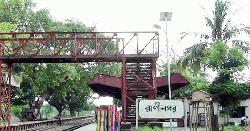 নওগাঁয় ট্রেনে কাটা পড়ে বাবা-মেয়ের মৃত্যু