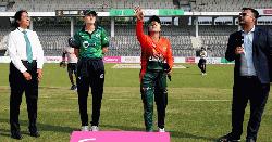 বল হাতে প্রথম টি-টোয়েন্টি শুরু করল নিগার সুলতানার দল