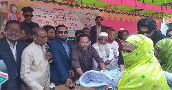 রায়গঞ্জ উপজেলায় পৌর বিএনপির শীতবস্ত্র বিতরণ