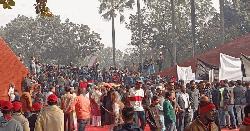 মিরপুরে শহীদ বুদ্ধিজীবী স্মৃতিসৌধে সর্বস্তরের মানুষের ঢল