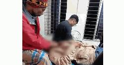 পরকীয়ায় বাধা দেওয়ায় স্বামীর গলা কাটল স্ত্রী