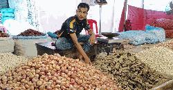 হিলির বাজারে কমেছে কাঁচামরিচ ও আদার দাম