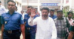 ১০ ট্রাক অস্ত্র মামলায় খালাস পেলেন সাবেক স্বরাষ্ট্র প্রতিমন্ত্রী বাবর