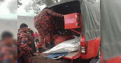 বেপরোয়া গতির ট্রাকের ধাক্কায় প্রাণ গেল আরোহী মিন্টুর