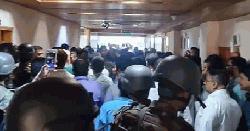 ৪ ঘণ্টা পর মুক্ত হলেন বিএসইসি চেয়ারম্যান ও কমিশনাররা
