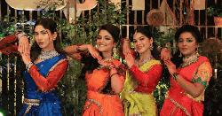 এবার ইত্যাদি মাতাবেন তারা