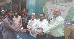 মাগুরায় চাষীদের মাঝে বিনামূল্যে মুগ ও তিল ফসলের উপকরণ বিতরণ 