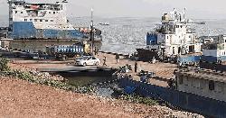 পাটুরিয়ায় চাপ নেই ঘরমুখো মানুষের