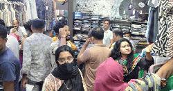 বগুড়ায় ঈদের জমজমাট বেচাকেনা চলছে গভীর রাত পর্যন্ত