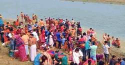 শেরপুরে ব্রহ্মপুত্র নদে সনাতনীদের অষ্টমী স্নানোৎসব অনুষ্ঠিত