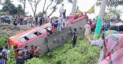 ফরিদপুরে বাস দুর্ঘটনায় নিহত ৫, আহত ৩৫