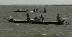 ট্রলারসহ ১১ জেলেকে ধরে নিয়ে গেল আরাকান আর্মি