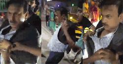 কারাগার থেকে বের হতেই সাবেক এমপিকে পিটুনি, ভিডিও ভাইরাল