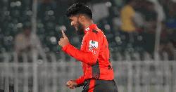 পিএসএল অভিষেকে ৩ উইকেট নিয়ে রিশাদের বাজিমাত