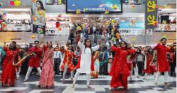 পহেলা বৈশাখে বসুন্ধরা সিটিতে ফ্ল্যাশ মব
