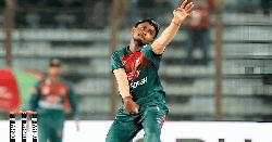 প্র্যাকটিসে বাধা, খোঁচা দিয়ে পোস্ট বিপ্লবের 