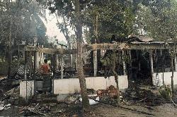 পহেলা বৈশাখের মোটিফ বানানো চিত্রশিল্পীর বাড়িতে আগুন
