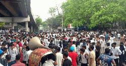 সাতরাস্তায় অবরোধ: যান চলাচলে পুলিশের নতুন নির্দেশনা