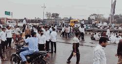 ৬ দফা দাবিতে যমুনা সেতু মহাসড়ক অবরোধ শিক্ষার্থীদের