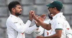 উইলিয়ামসের ভুলে হাতছাড়া বড় লিড, তবু এগিয়ে জিম্বাবুয়ে