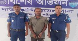 দাউদকান্দিতে নিষিদ্ধ ঘোষিত ছাত্রলীগ নেতা জুয়েল গ্রেপ্তার