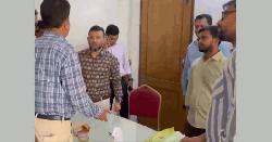 ঘুষ গ্রহণকালে হাতেনাতে আটক ঢাকা দক্ষিণ সিটি কর্পোরেশনের ওয়ার্ড সচিব
