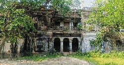 ঐতিহাসিক বলারাম কুটির এখন ভূতুরে বাড়ি