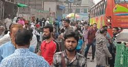 টানা ৩ দিনের ছুটি, যাত্রাবাড়ীতে ঘরমুখো মানুষের উপচে পড়া ভিড়