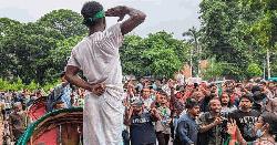 সেই রিকশাচালক আবারও রাস্তায়  