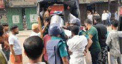 চট্টগ্রামে সুন্নীদের অবরোধে পুলিশের লাঠিচার্জ, আটক ১৫
