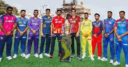 আইপিএলে প্লে অফে জায়গা পেতে লড়াইয়ে ৭ দল