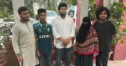 ছাড়া পেলেন বোতল নিক্ষেপকারী শিক্ষার্থী, বাসায় দাওয়াত দিলেন তথ্য উপদেষ্টা