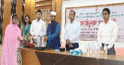 অসহায় ও দুস্থ নারীদের মাঝে সেলাই মেশিন বিতরণ 
