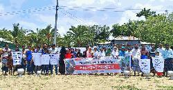 নিঝুমদ্বীপে নিরাপদ পানির দাবিতে মানববন্ধন
