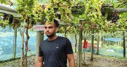 তরুণ কৃষি উদ্যোক্তা সুমনের আঙ্গুর চাষে সফলতা
