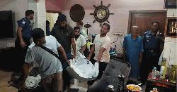 রাতে মাকে পিটিয়ে হত্যা, পরদিন দরজা খুললেন পুলিশের ডাকাডাকিতে