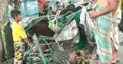 সাতক্ষীরায় সড়ক দুর্ঘটনায় ১৮ মাসের শিশুর মৃত্যু, আহত ৫