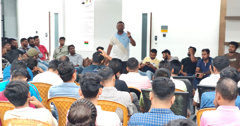 ঢাকা মহানগর উত্তর ছাত্রদলের সাধারণ সম্পাদক মাহাফুজ-উর-রহমান লিপকন বক্তব্য রাখছেন