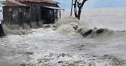 লঘুচাপে হাতিয়ার নিম্নাঞ্চল প্লাবিত