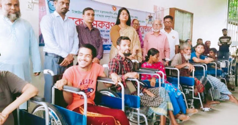 অসচ্ছল প্রতিবন্ধী ব্যক্তিদের মাঝে সহায়ক উপকরণ বিতরণ
