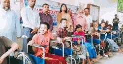 টাঙ্গাইলে অসচ্ছল প্রতিবন্ধীদের সহায়ক উপকরণ বিতরণ