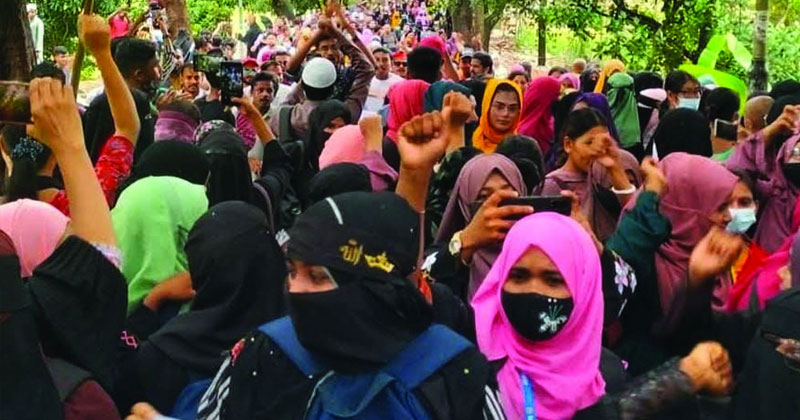 রোহিঙ্গা ক্যাম্পে ১২৫০ শিক্ষক চাকরিচ্যুত, প্রতিবাদে অবস্থান কর্মসূচি