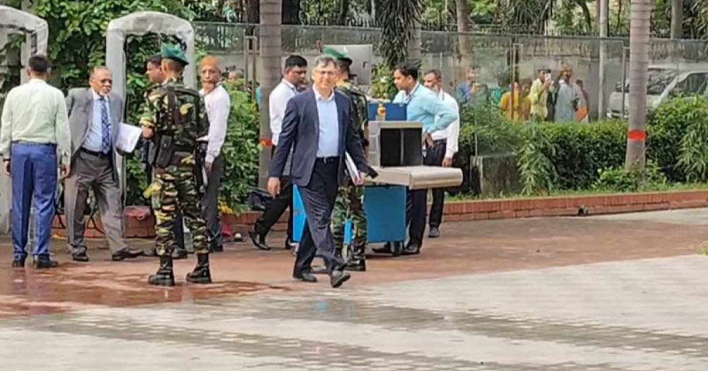 প্রধান উপদেষ্টার সঙ্গে বৈঠকে যোগ দিয়েছেন ২৮টি রাজনৈতিক দলের নেতারা
