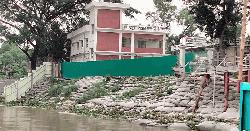 ভৈরবে ভাঙনের ঝুঁকিতে যমুনা তেল ডিপো ও বিএডিসি সার গুদাম