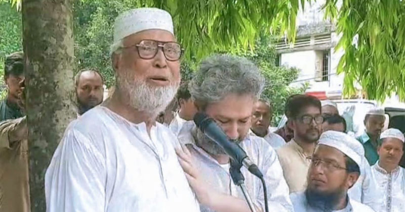 বঙ্গবীর কাদের সিদ্দিকী তার সহধর্মিণীর জন্য সকলের কাছে দোয়া প্রার্থনা করেন
