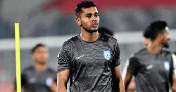 শমিতের অভিষেক, সুযোগ পাননি অধিনায়ক জামাল